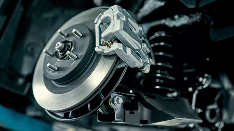 Jak wybrać właściwe klocki i tarcze hamulcowe do Forda? 