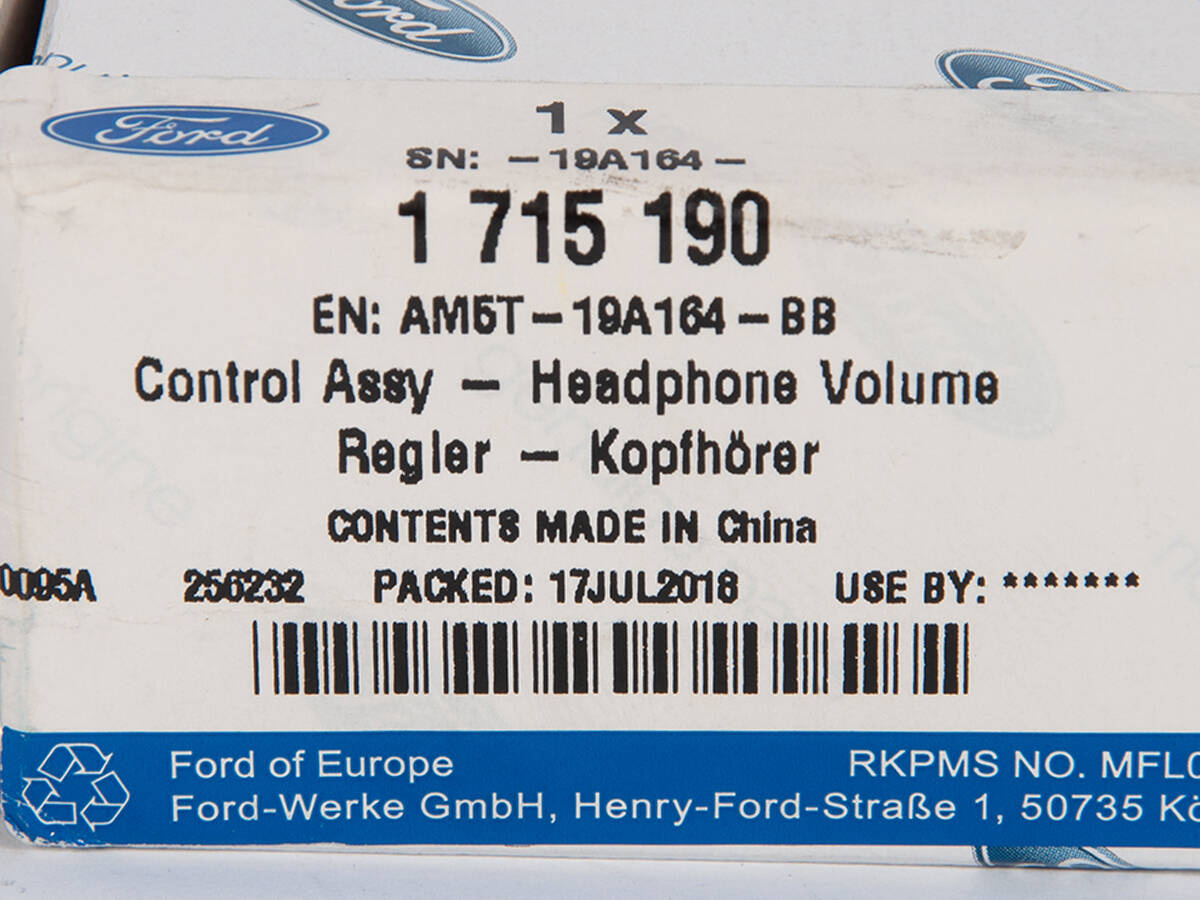 OBUDOWA PORTU USB C-MAX 07-10 FIESTA 08-12 KUGA 08-12 _ 1715190_ 8M5T-19A164-BB