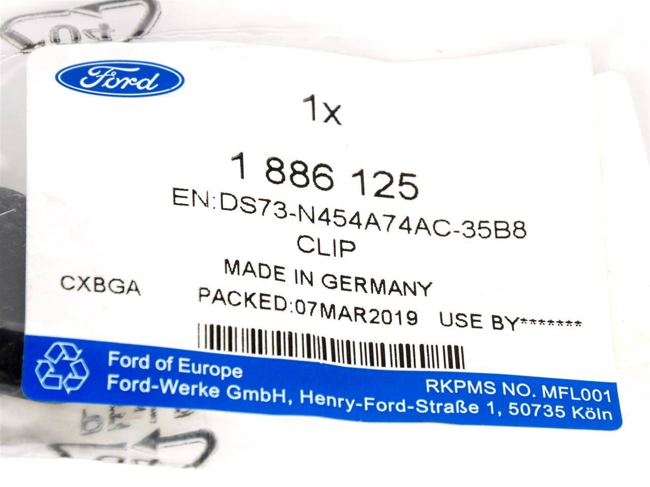 ZACISK UCHWYT ROLETY BAGAŻNIKA PRAWY MONDEO 2014- _ 1886125 _ DS73-N454A74-AC35B8 _ GTU_07