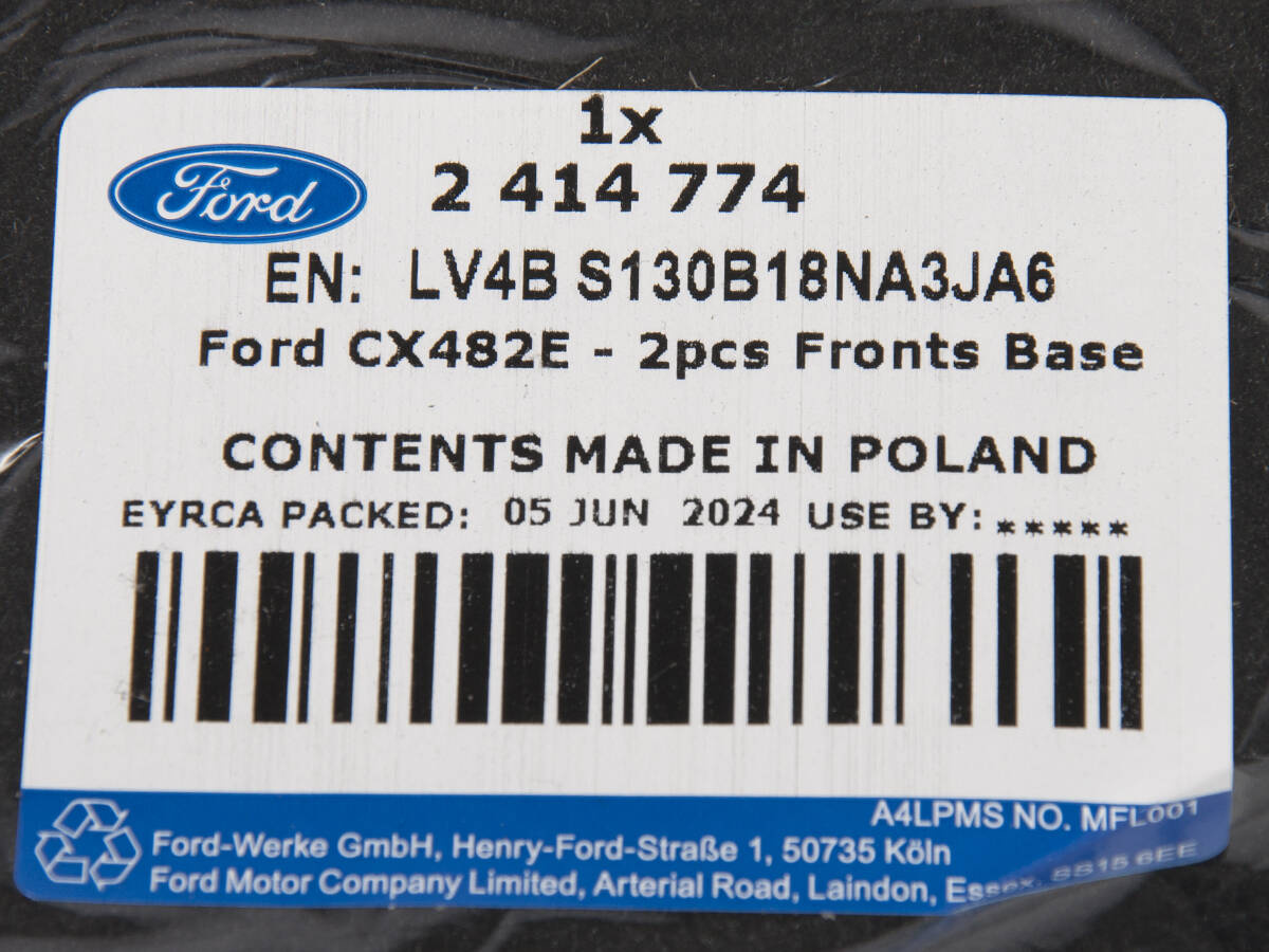 DYWANIKI WELUROWE PRZÓD KUGA 20- FORD OE _ 2414774 _ LV4B-S130B18-NA3JA6