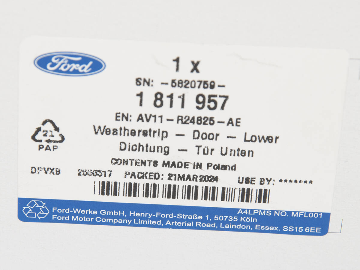 USZCZELKA LEWA WEWNĘTRZNA DRZWI PRZÓD B-MAX 12-17 _ 1811957 _ AV11-R24825-AE