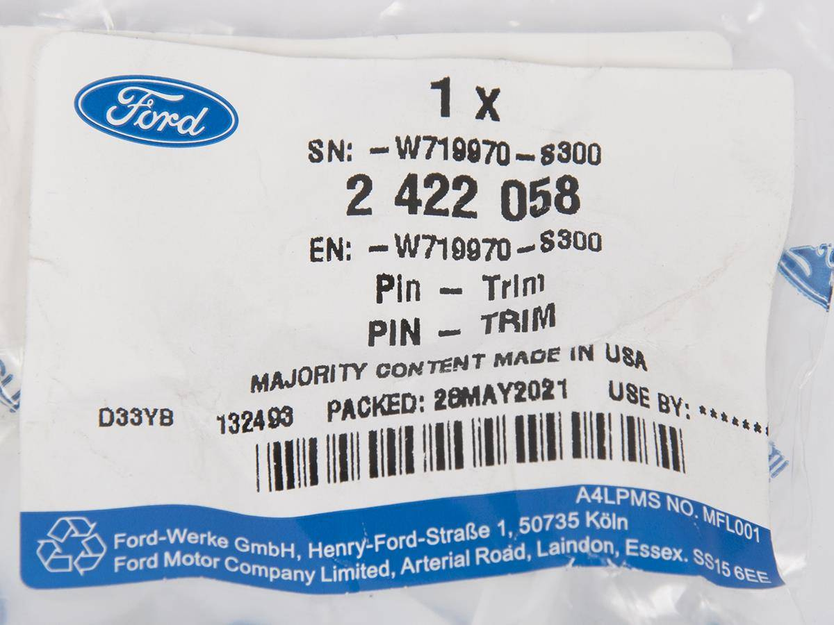 SPINKA LISTWY PROGWEJ I BŁOTNIKA KUGA ESCAPE 20- _ 2422058 _ W719970-S300 _ W719970-S300