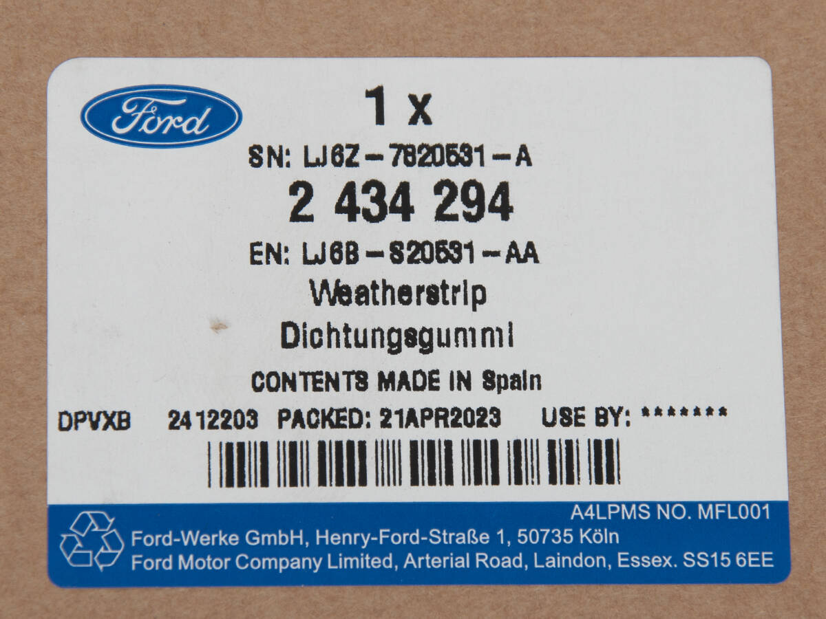 USZCZELKA LEWA DRZWI PRZEDNICH KUGA/ESCAPE USA 20- _ 2434294 _ LJ6B-S20531-AA _ LJ6Z-7820531-A