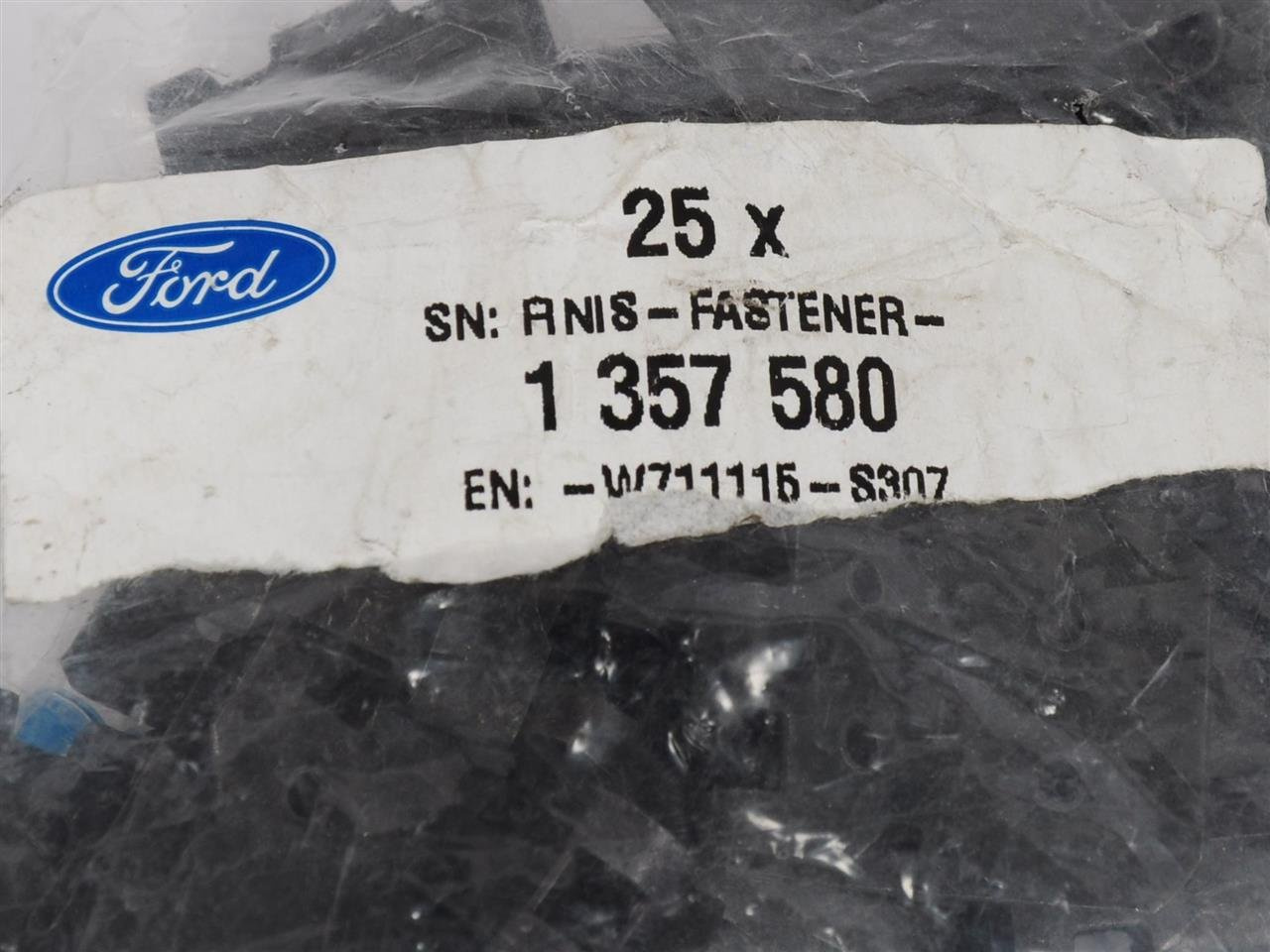 ZACISK 2.2 MM NADWOZIA FOCUS C-MAX KUGA CONNECT _ 1357580 _ W711115-S307 _ W711115-S307