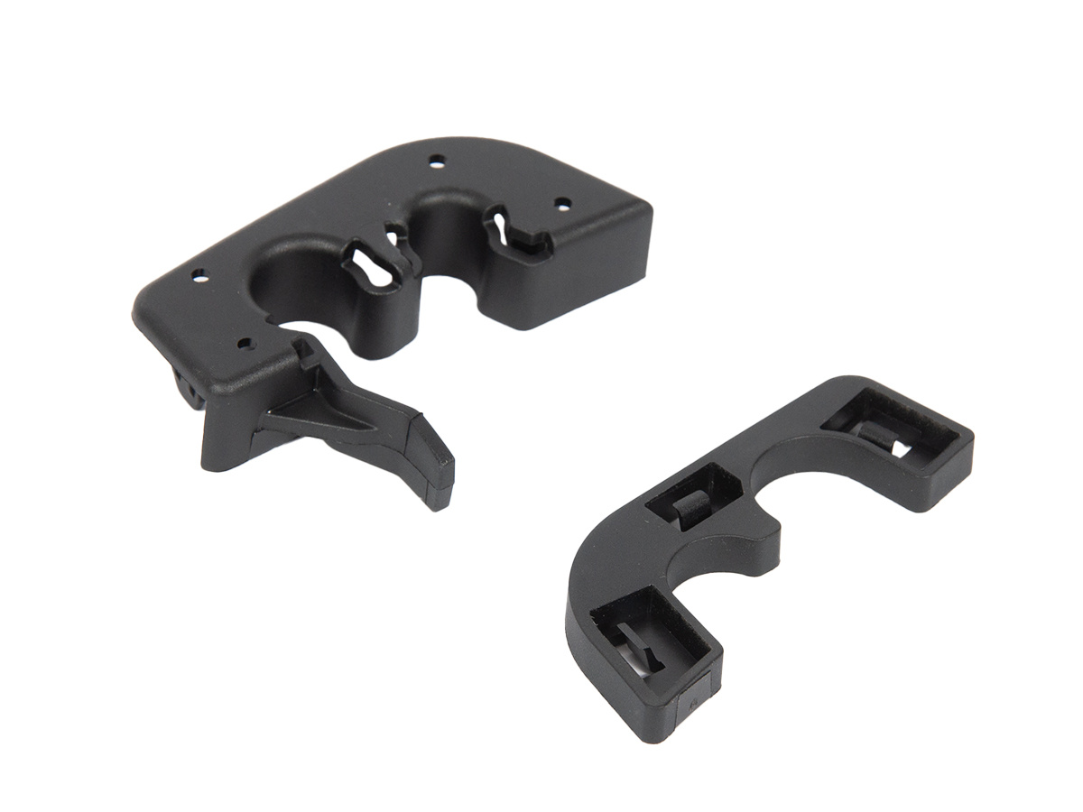 UCHWYT PRAWY ROLETY BAGAŻNIKA ECOSPORT 17- FORD OE