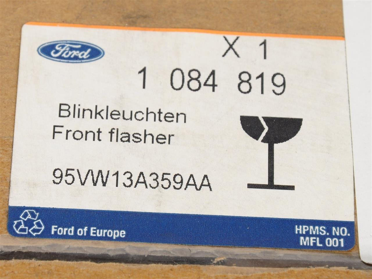 KIERUNKOWSKAZ LEWY PRZÓD GALAXY 1994-2000 _ 1084819 _ 95VW-13A359-AA