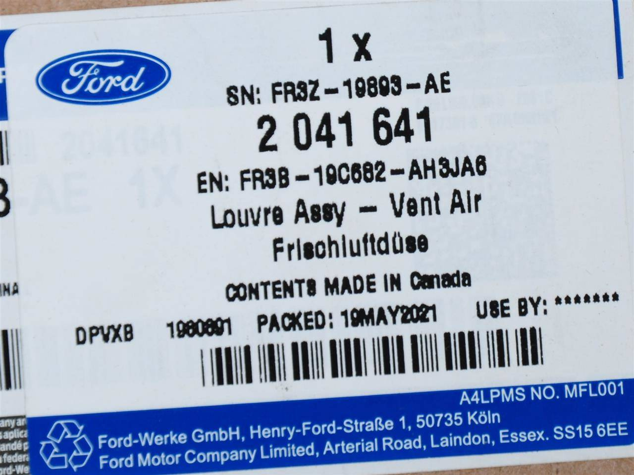 KRATKA NAWIEWU ŚRODKOWA MUSTANG 2015-17 _ 2041641 _ FR3B-19C682-AH3JA6 _ FR3Z-19893-AE _ GTU_07