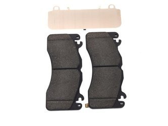 KLOCKI HAMULCOWE PRZÓD FORD MUSTANG 15-23  _ 2070213 _ GR3C-2001-EB _ FR3Z-2001-N _ GTU_07