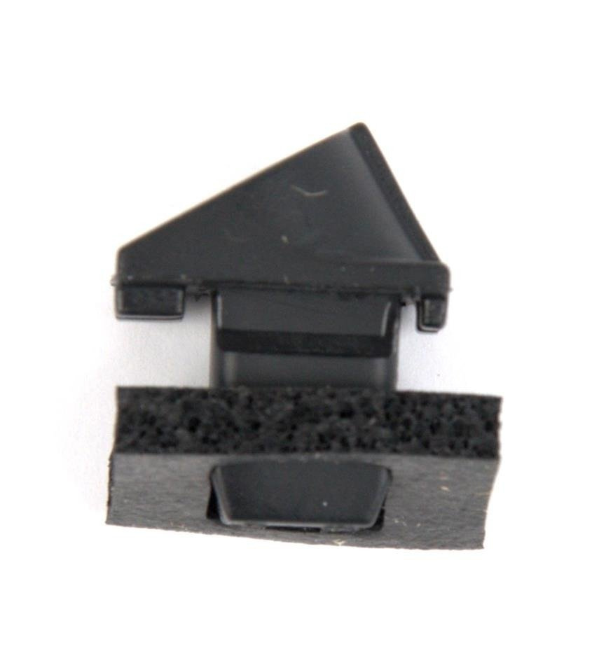 ZACISK POSZYCIA DRZWI M4 X 10MM KUGA MONDEO _ 5090949 _ W715339-S300 _ W715339-S300