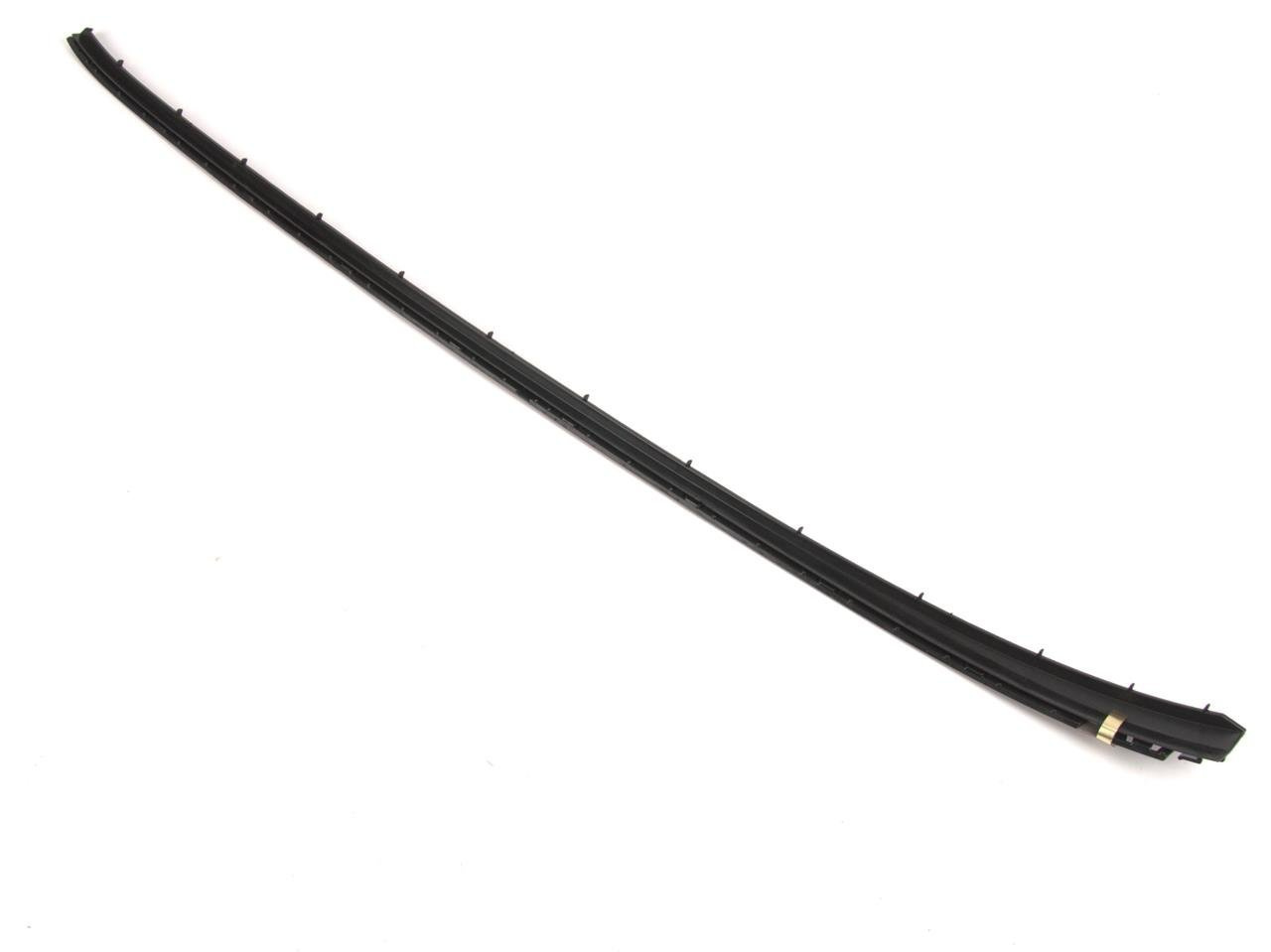 LISTWA PRAWA SZYBY CZOŁOWEJ FOCUS MK3 /FL _ 2002777 _ BM51-A03178-AC _ GTU_07