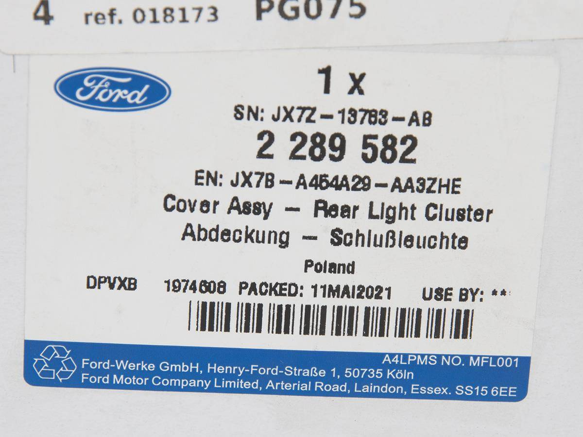 ZAŚLEPKA LEWA LAMPY TYŁ FORD FOCUS 18- HATCHBACK _ 2289582 _ JX7B-A454A29-AA3ZHE _ GTU_07