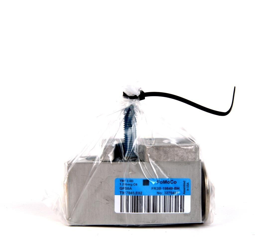 ZAWÓR ROZPRĘŻNY PAROWNIKA MUSTANG 2015-17 / 17- _ 2068124 _ FR3B-19849-BH _ FR3Z-19849-F