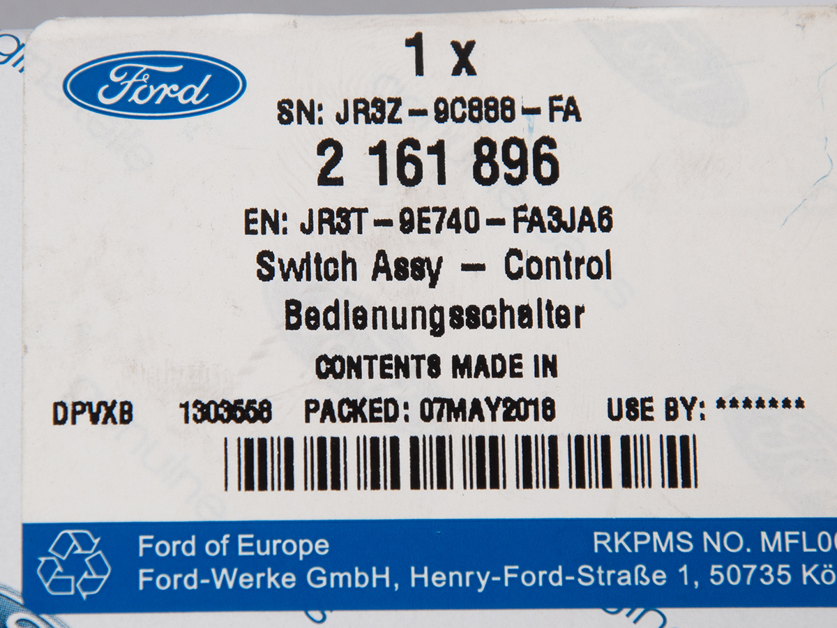 PRZEŁĄCZNIK LEWY DOLNY KIEROWNICY MUSTANG 17-23