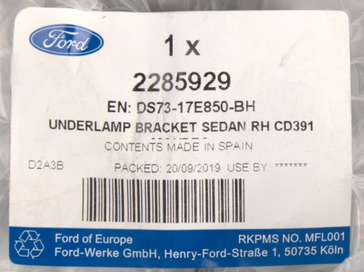 ŚLIZG PRAWY ZDERZAKA TYŁ MONDEO MK5 2014- 4D/5D _ 2285929 _ DS73-17E850-BH