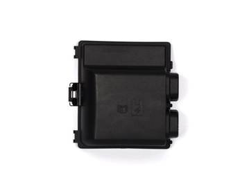 POKRYWKA SKRZYNKI BEZPIECZNIKÓW FOCUS 18- _ 2250737 _ JX6T-14A003-AB _ GTU_07