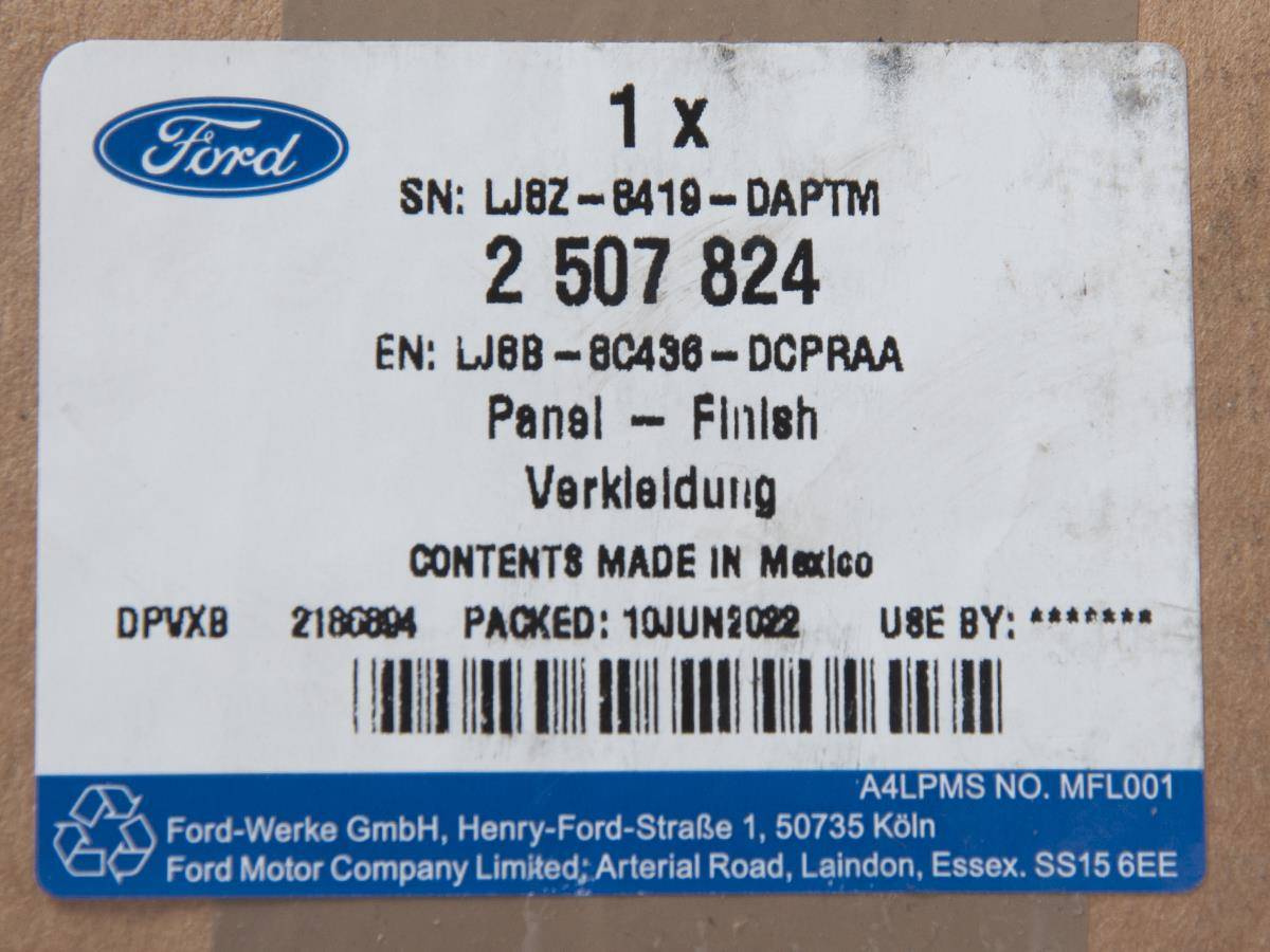 RAMKA GRILLA MUSTANG MACH-E 21- DO LAKIEROWANIA _ 2729297 _ LJ8B-8C436-DDPRAA _ LJ8Z-8419-DBPTM