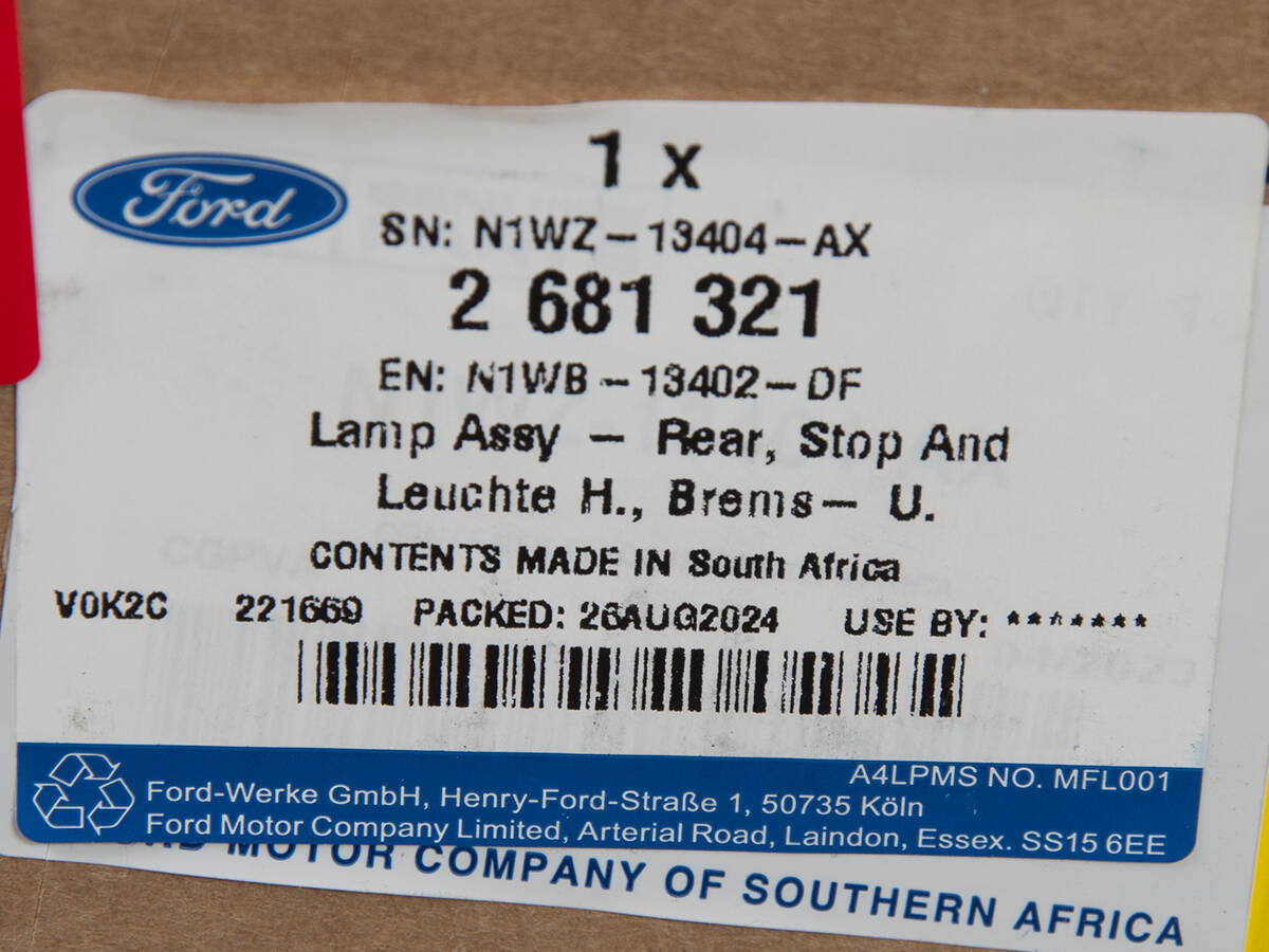 LAMPA PRAWA TYŁ FORD RANGER 23- OE _ 2756083 _ N1WB-13402-DG