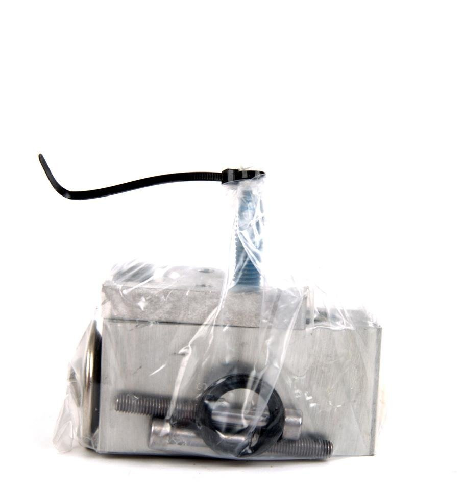 ZAWÓR ROZPRĘŻNY PAROWNIKA MUSTANG 2015-17 / 17- _ 2068124 _ FR3B-19849-BH _ FR3Z-19849-F