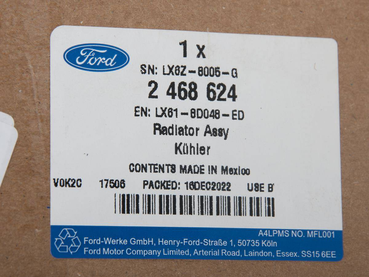 CHŁODNICA WODY FORD KUGA/ESCAPE 20- 2.5 HYBRYDA _ 2468624 _ LX61-8D048-ED _ LX6Z-8005-G