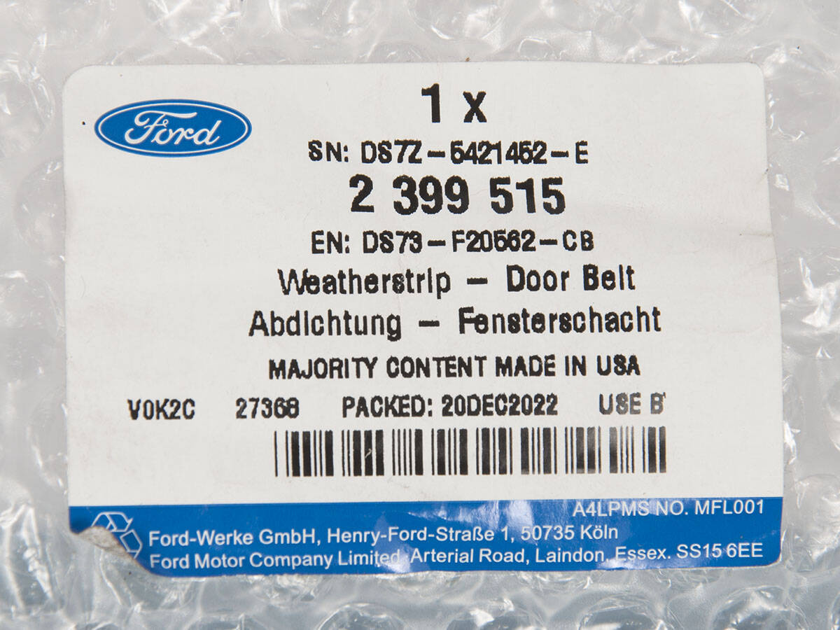 LISTWA PRAWA PRZYSZYBOWA DRZWI PRZÓD MONDEO 14- _ 2399515 _ DS73-F20562-CB