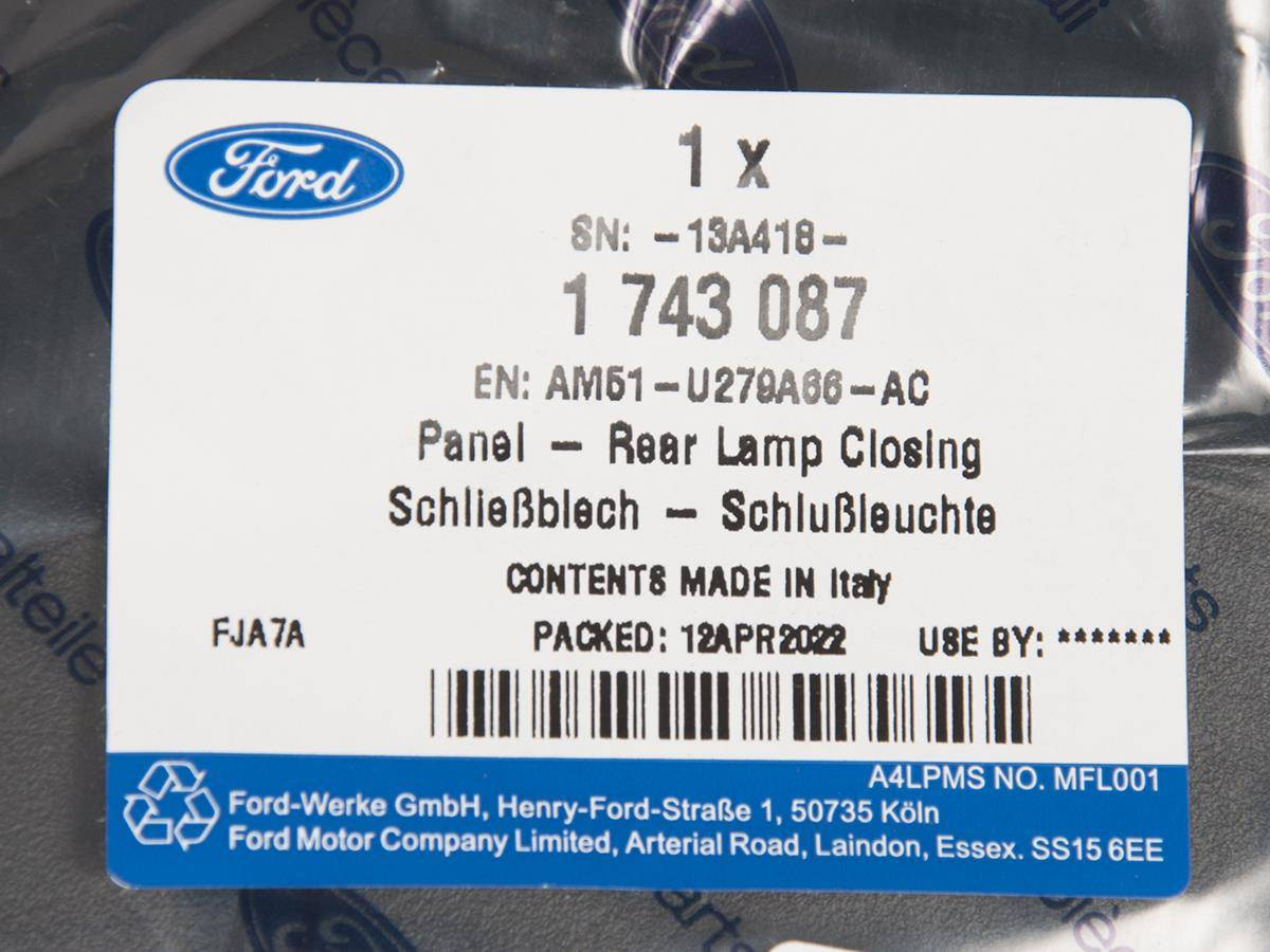 ZAŚLEPKA PRAWA ŚWIATŁA TYŁ C-MAX 15-19 _ 1743087 _ AM51-U279A66-AC