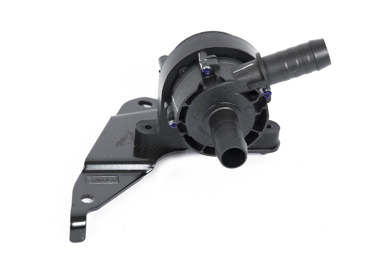 Ｍ POMPA WODY NAGRZEWNICY EXPLORER 20- _ 2616869 _ L1M3-18D473