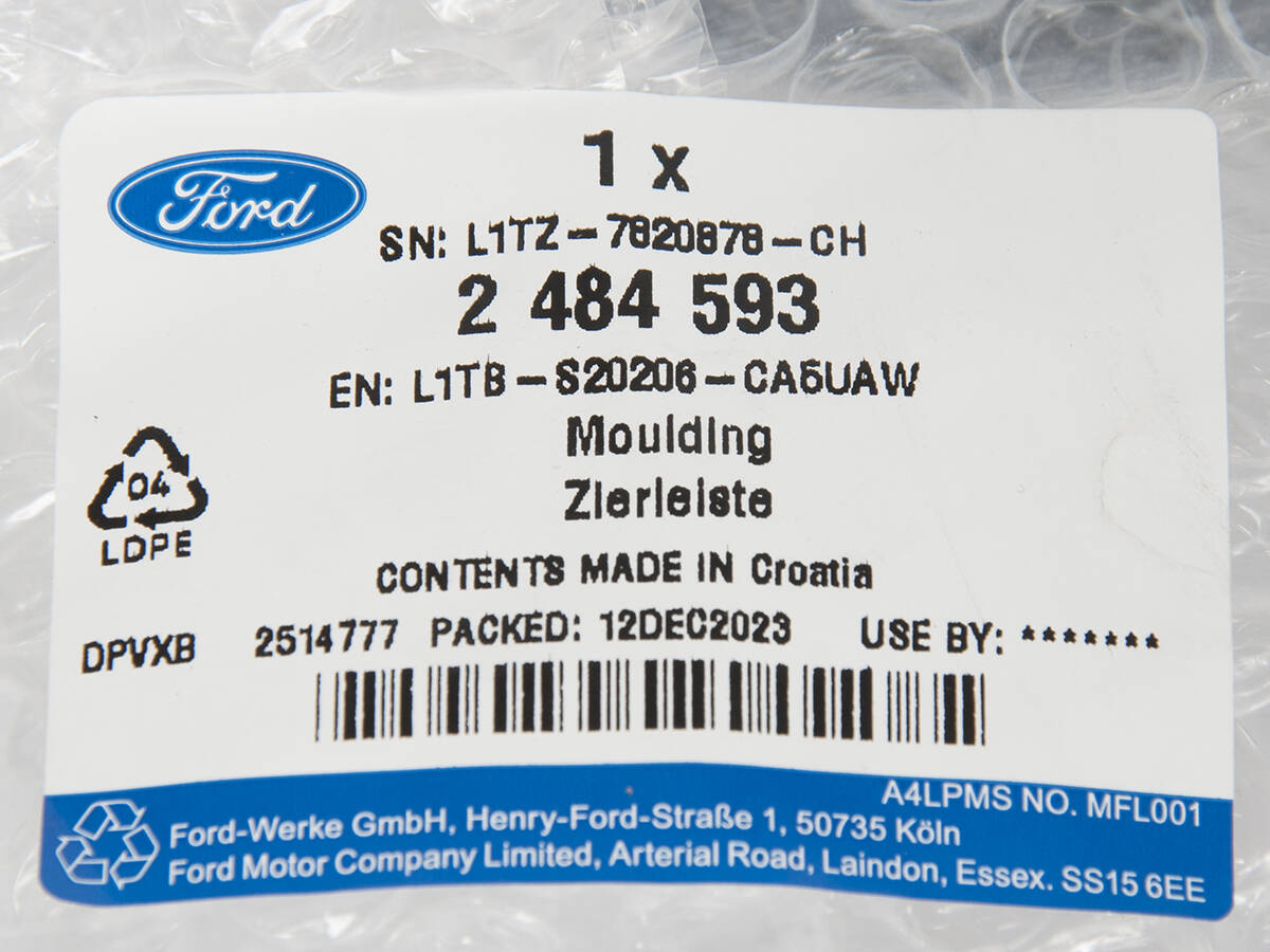 LISTWA NAKŁADKI PROGOWEJ PRZEDNIEJ PUMA 20- _ 2484593 _ L1TB-S20206-CA5UAW