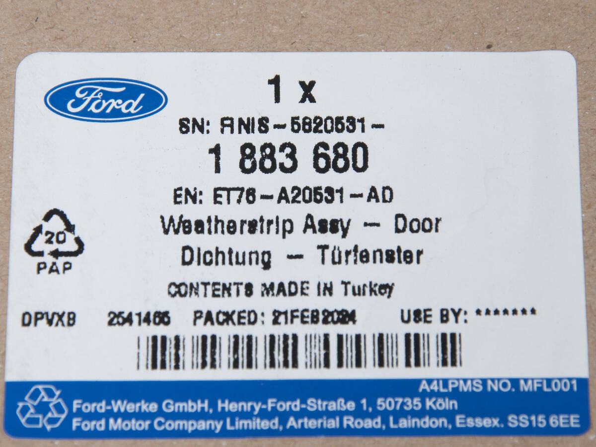 USZCZELKA WNĘKI DRZWI LEWYCH COURIER 14- FORD OE _ 1883680 _ ET76-A20531-AD