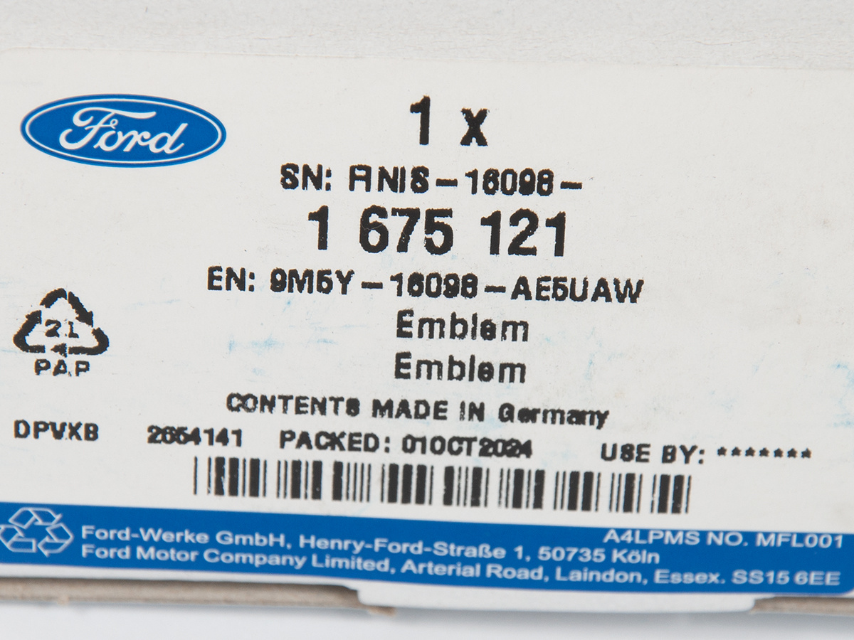 KRATKA PRAWA BŁOTNIKA PRZÓD FOCUS 09-11 RS FORD OE _ 1675121 _ 9M5Y-16098-AE5UAW