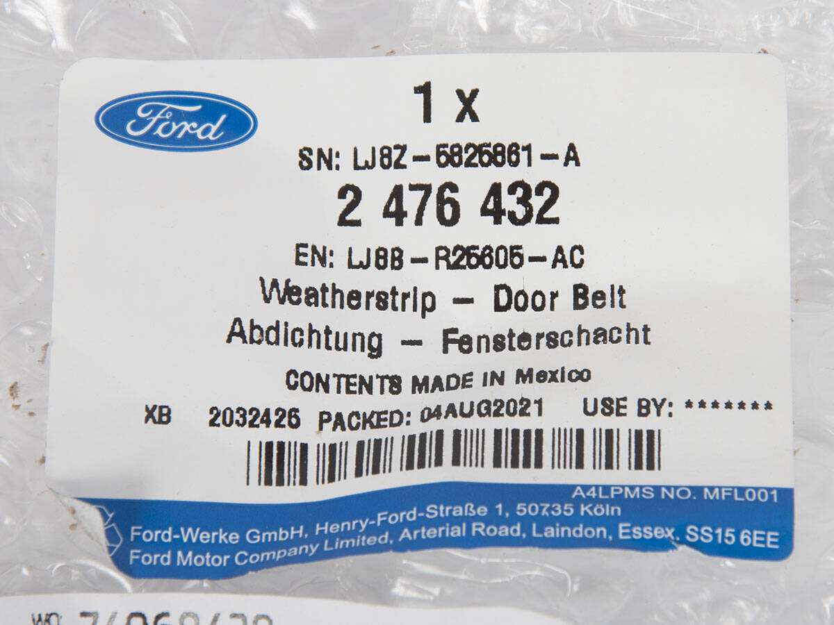 LISTWA PRZYSZYBOWA LEWA TYLNA MUSTANG MACH -E 21- _ 2476432 _ LJ8B-R25605-AC _ LJ8Z-5825861-A