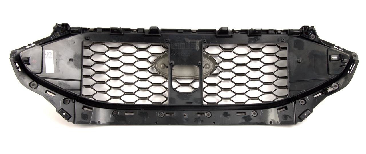 GRILL ZDERZAKA PRZÓD EDGE 2018- BEZ KAMERY_ 2438185 _ KT4B-8200-KG59B8 _ KTRZ-8200-KA _ GTU_07