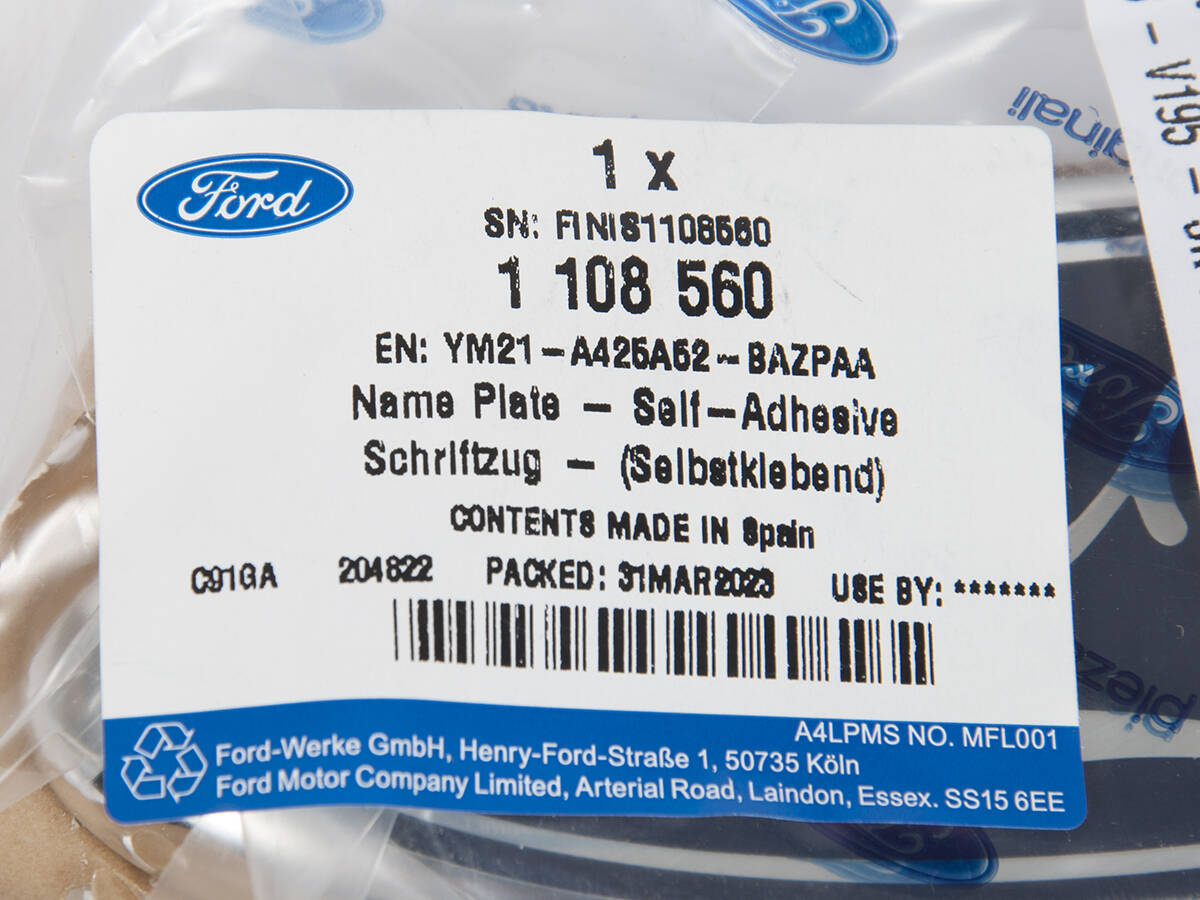 EMBLEMAT ''FORD'' GALAXY PRZÓD 00-03 / TYŁ 00-06_ 1108560 _ YM21-A425A52-BAZPAA