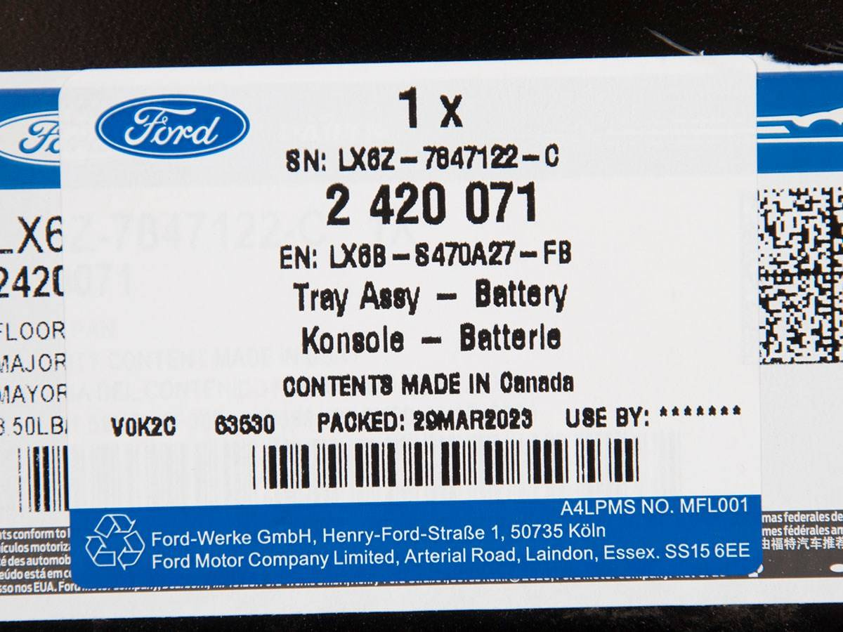 PODSTAWA AKUMULATORA WANNY PODŁOGI TYŁ KUGA ESCAPE 20- _ 2420071 _ LX6B-S470A27-FB _ LX6Z-7847122-C