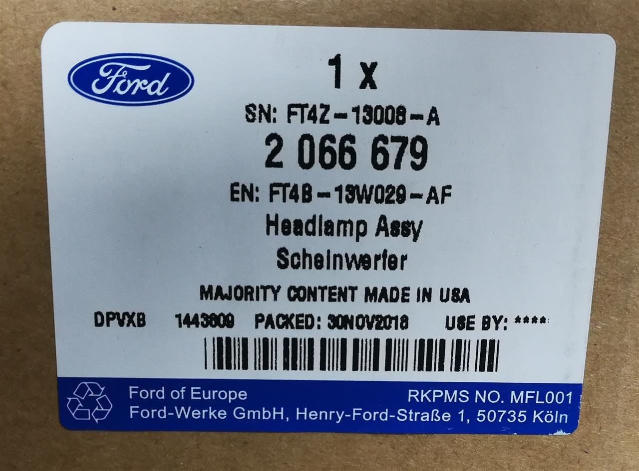 REFLEKTOR PRAWY FORD EDGE 2015-18 USA _ 2066679 _ FT4B-13W029-AF _ FT4Z-13008-A